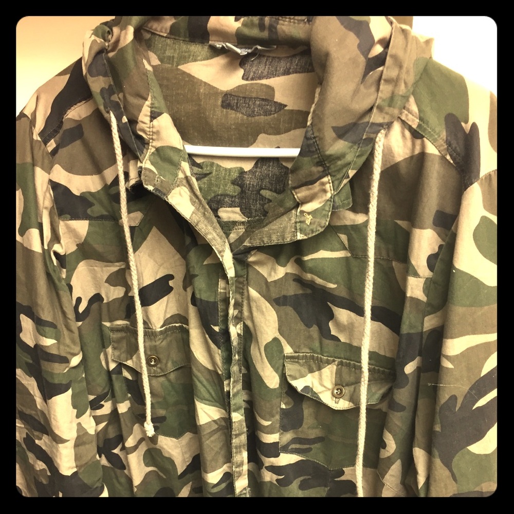 Size 3 lovesick camo jacket